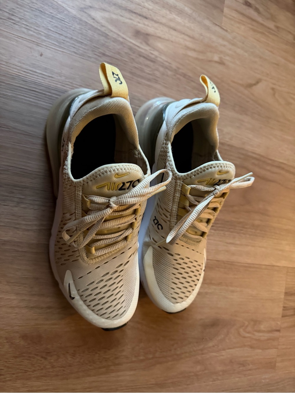 Nike Air Max 270 in Beige and White women size 7.5